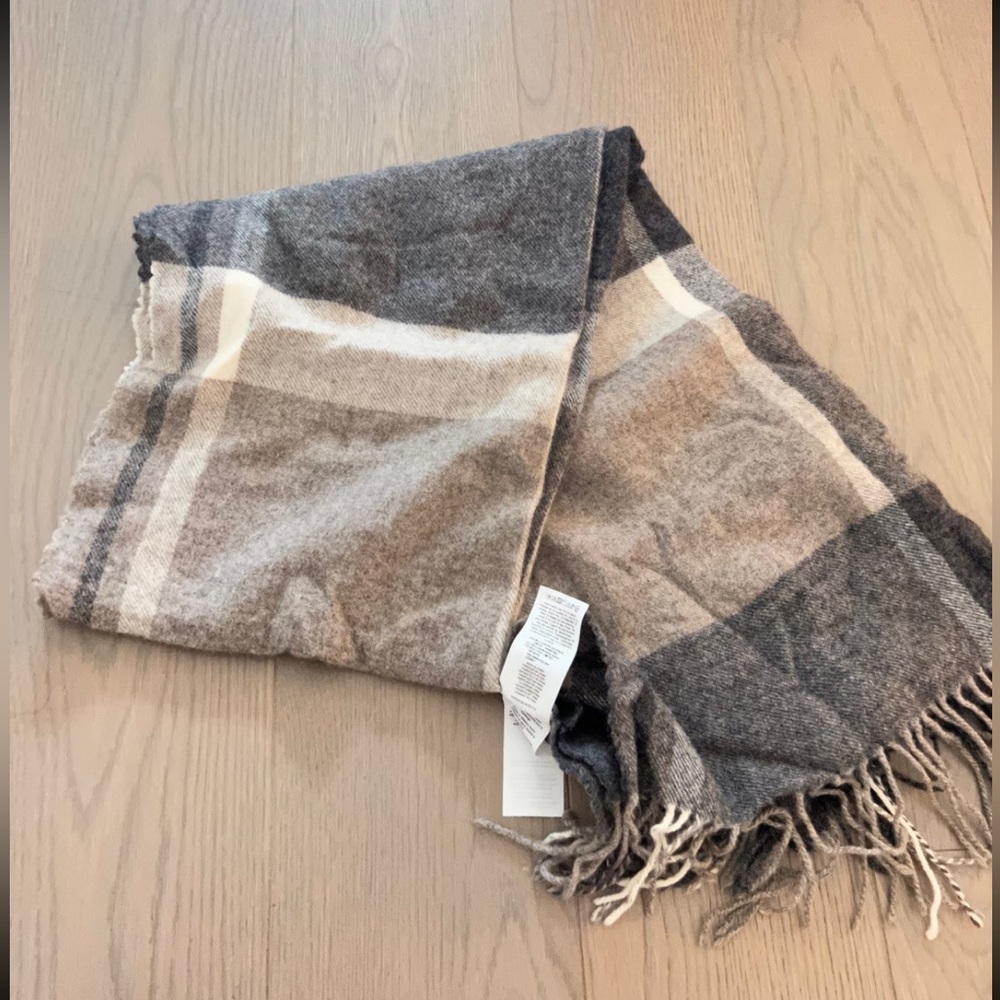 Muji Scarf - Picture 2 of 2